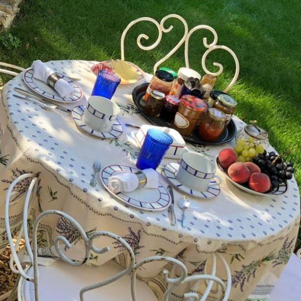 Le Grand Barrois Bed and Breakfast Crecy-la-Chapelle Buitenkant foto