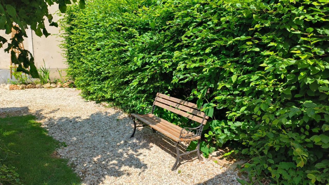 Le Grand Barrois Bed and Breakfast Crecy-la-Chapelle Buitenkant foto